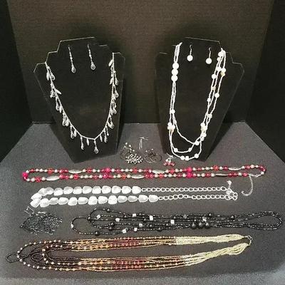 A Collection Of Beaded Necklaces & Earrings - Fashion Silver Statement Necklace