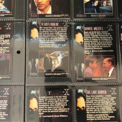Complete Set Topps X-Files Trading Cards - 72 - Like New!  In Sleeves