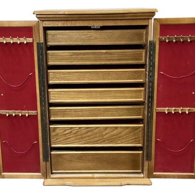 Sale Photo Thumbnail #581