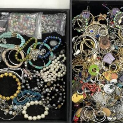 Sale Photo Thumbnail #792