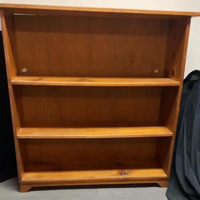 Solid Wood Three-Shelf Bookcase