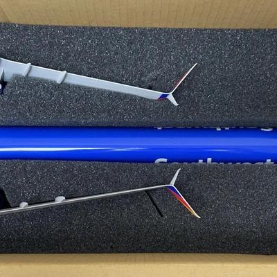 Sky Marks Southwest 737-800 1:100 Scale Model