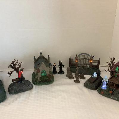 Hawthorne Village Dead Of Night (14 Piece)