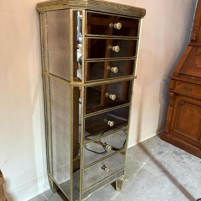 Sale Photo Thumbnail #3