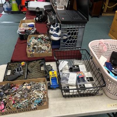 Sale Photo Thumbnail #17