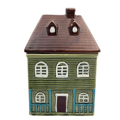 Sale Photo Thumbnail #20: Lot 032   
Victorian House Ceramic Cookie Jar
