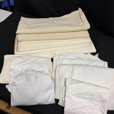 281: Fashion White And Beige Cotton Blend Fabric Remnants 