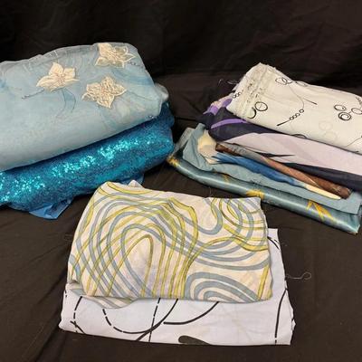 279: Fashion Blues Fabric Remnants 