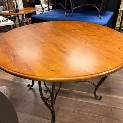 546: Round Wood Look Dining Table with Metal Base & 4 Chairs