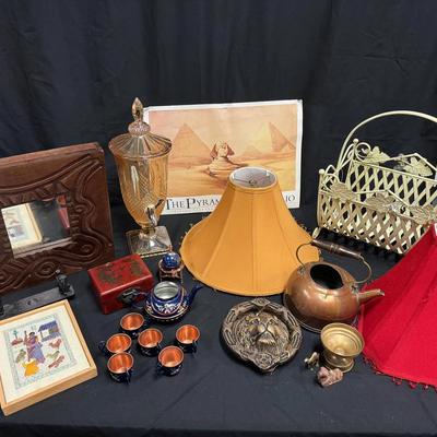 299: World Travelers Decor 