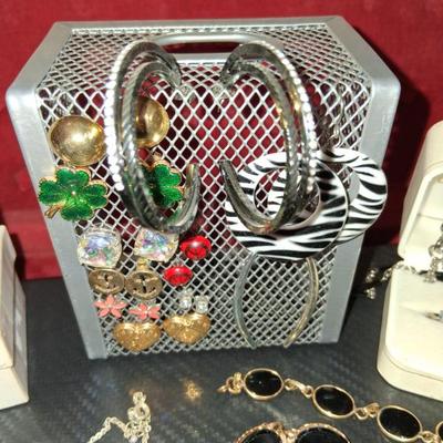 Sale Photo Thumbnail #37