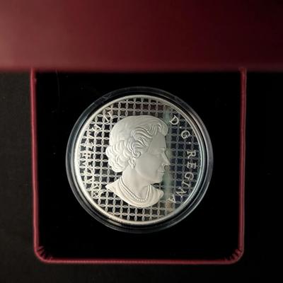 2014 Canadian Mint 2 oz .999 Silver