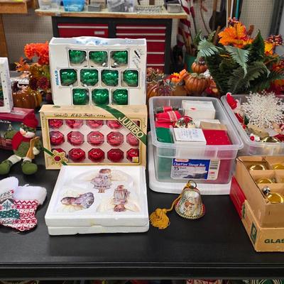 Sale Photo Thumbnail #29: Christmas decorations