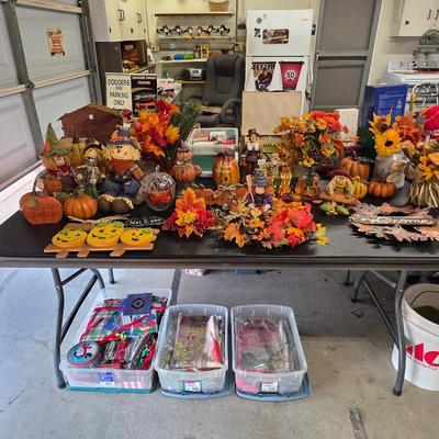 Sale Photo Thumbnail #3: Fall and Halloween decorations