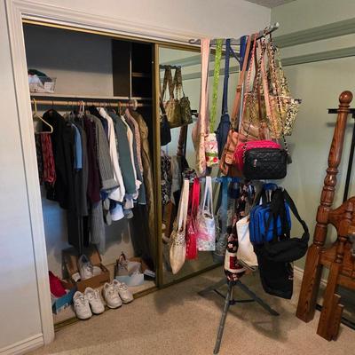 Sale Photo Thumbnail #95: Clothing, shoes, purses, and accessories