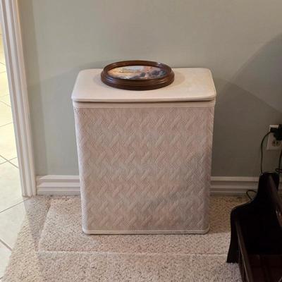 Sale Photo Thumbnail #73: Vintage hamper