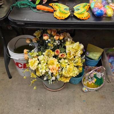 Sale Photo Thumbnail #22: Spring and Easter decorations