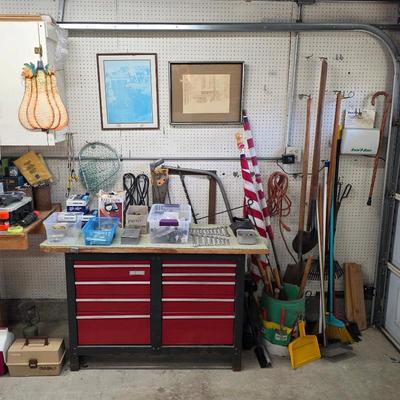 Sale Photo Thumbnail #142: Tool box with workbench top