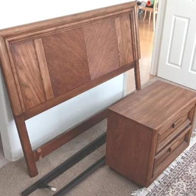 HKF341 Modern-style Wooden Headboard, Matching Nightstand & Bedframe