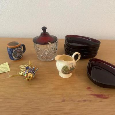 HKF181 - Assortment of Kitchen cups/pots & plates 