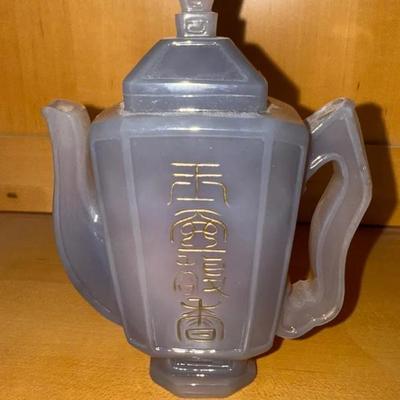 HKF053 Lavender Jade Teapot Figurine