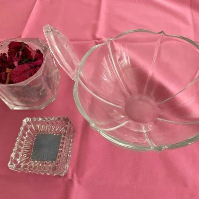 HKF172 - Tiffany & Mikasa Crystals & Lace Pink Tablecloth 