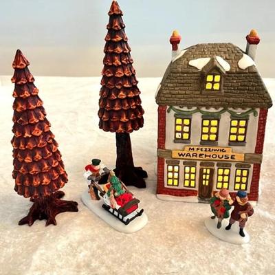 HKF241- 1980’s “Heritage Village” Dicken’s Series Scene 