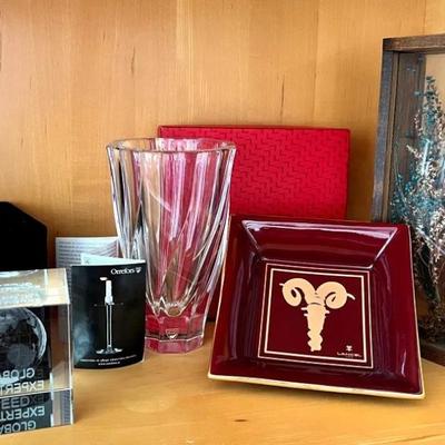 HKF214- Classy Crystal And Wood Office Decor 