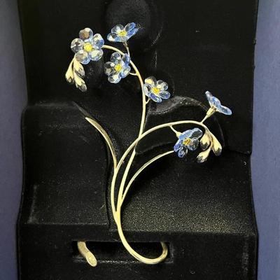 HKF354- Swarovski Crystal Collectibles “Danuba Flower” in Original Box