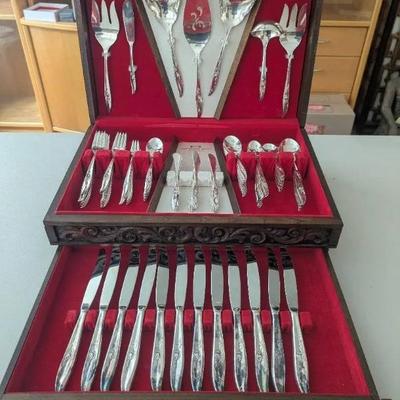 HKF165- Rogers Bros Silver Plated Flatware 100+ Piece Set