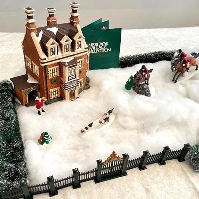 HKF264- Porcelain Heritage Village “Dursley Manor” Scene 