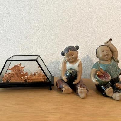HKF182 Two Chinese Mudmen Figurines With A Chinese Carving Diorama 
