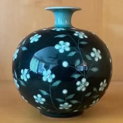 HKF292 - Korean Celadon Vase 