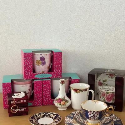 HKF117 - Royal Albert Mystery Collection