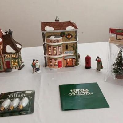 HKF265 Heritage Village Collection Holiday Tabletop Decor
