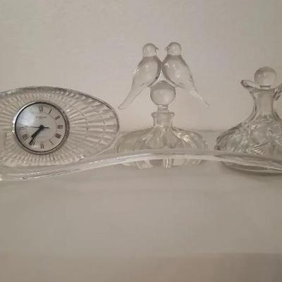 HKF183- Assorted Crystal Pieces