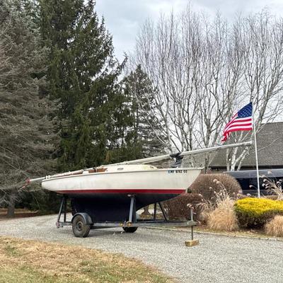22ft PEARSON ENSIGN SAILBOAT WITH TRAILER | A great winter project - be ready for the water in spring! This vintage sailboat with mast,...