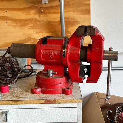 OLYMPIA 5 in. BENCH VISE | Dimensions: h. 11 x w. 5 x l. 19.5 in
