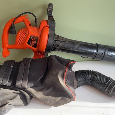 Black + Decker Leaf Vacuum 