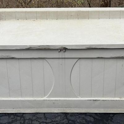 Suncast Plastic Deck/Patio Storage Box, Large