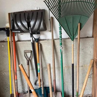 Yard & Garden Hand Tools Cleanout W/ Sledgehammer, Shovels, Rakes ++