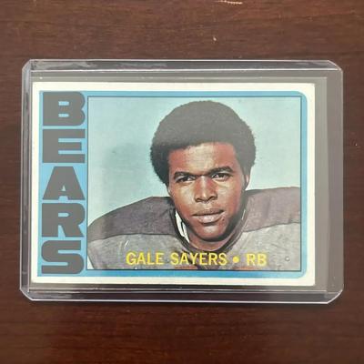 1972 Topps Football Card. Gale Sayers - Chicago Bears. Card #110