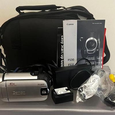 Vintage Cannon FS300 Digital Video Camcorder Working 