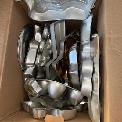 Assorted Cake Pans 