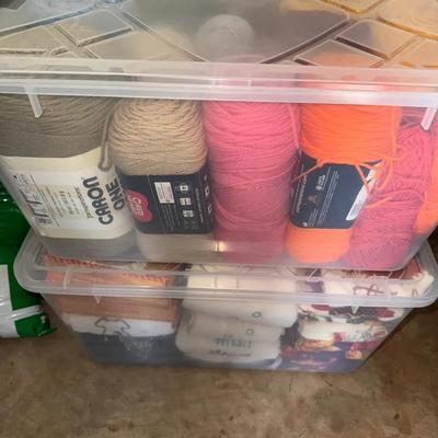 Yarn And Seasonal Hand Towels 