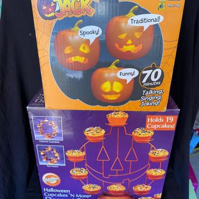 Talking Pumpkin + Cake Stand 