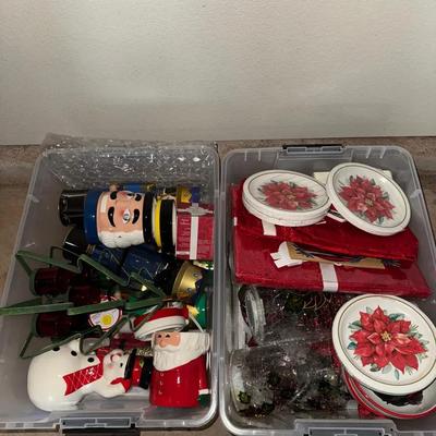 Christmas Linens And Decor 