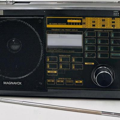 Vintage Magnavox Synthesized World Radio Receiver