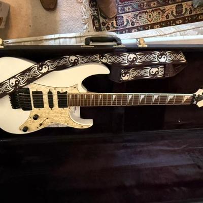 Sale Photo Thumbnail #23: Ibanez RG350DX
Electric guitar 