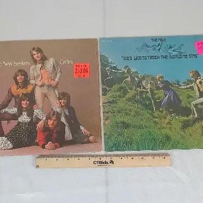 The New Seekers Circles & We'd Like To Teach The World To Sing.